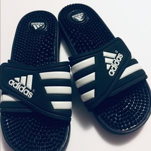 Adidas slides new never worn no box